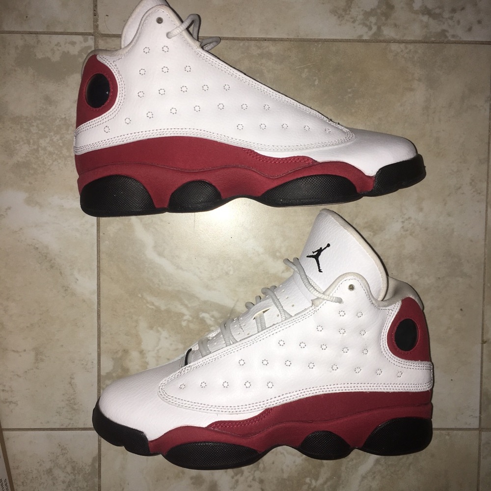 Air Jordan 13 cherry size 6